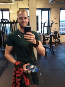 Op deze foto doe ik door middel van fitness voor een positieve mindset