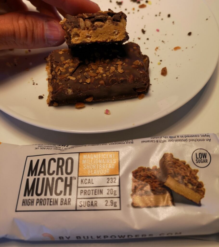 Op deze foto zie je de smaak Magnificent Millionaires Shortbread van de marco munch protein bars
