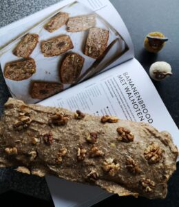 Op deze foto zie je de Vegan bananenbrood die klaar is