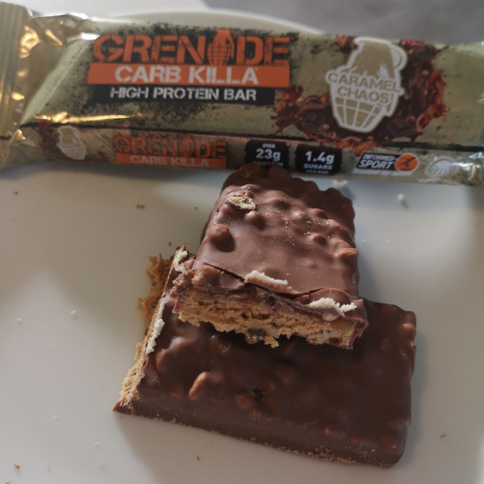 Op deze foto zie je de smaak Caramel Chaos van de carb killa bars
