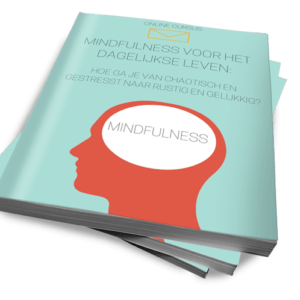 Op deze foto zie je de Mindfulness voor het Dagelijkse leven cursus van Happy with Yoga