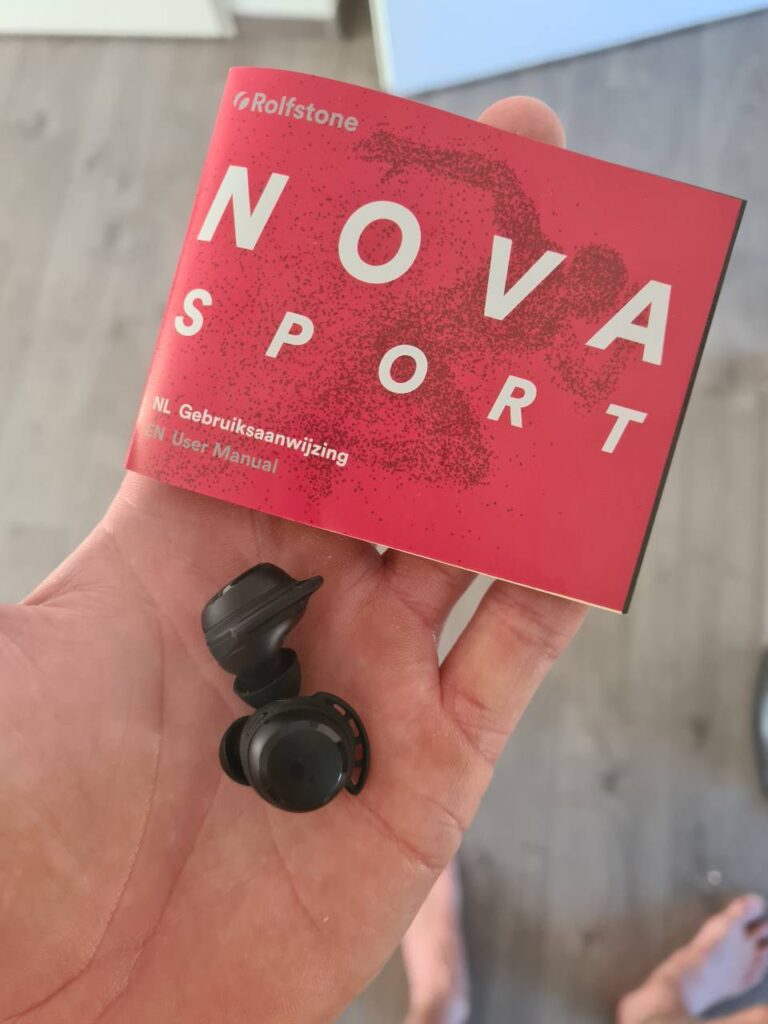 Op deze foto zie je de oortjes van de Rolfstone Nova Sport