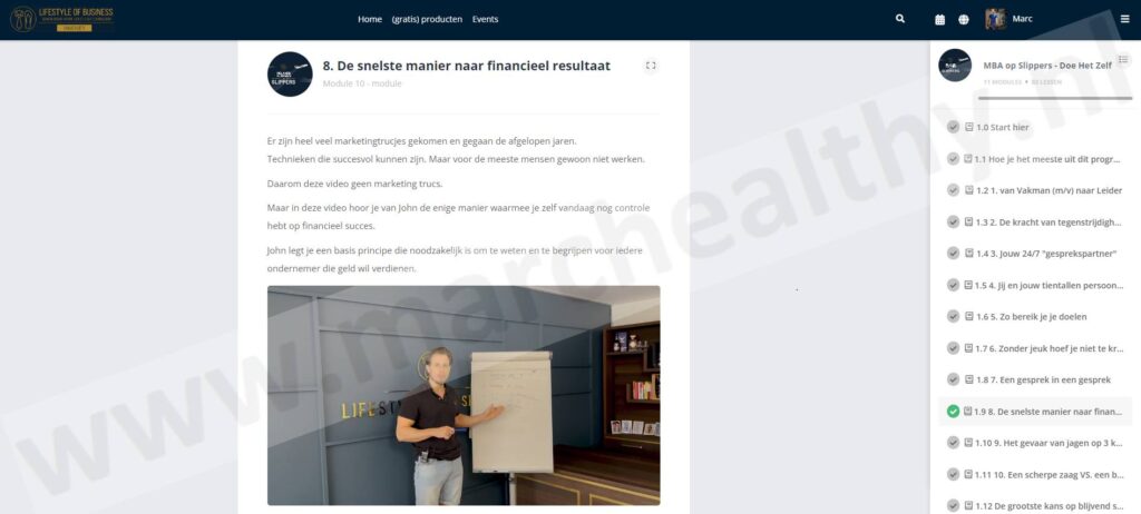 Op deze foto zie je MBA op Slippers van Lifestyle Of Business (John Slabbekoorn en Jeanet Wolf)
